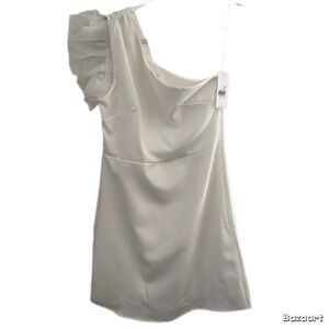 TCEC White one sleeve dress